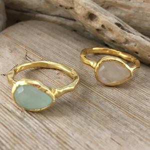 Naturstein-Ring - Chalcedon - Mondstein - Silber vergoldet - Größe 6 US - Größe 7 US - glückliche Steine von Pia - Pia Barcelona