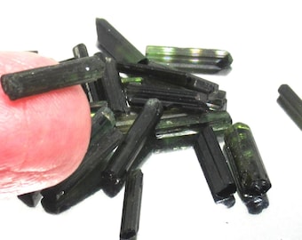 Raw Green Tourmaline Crystal Stick – Natural Unheated Specimen, Rough Healing Crystal (13.5 x 2.7 mm )