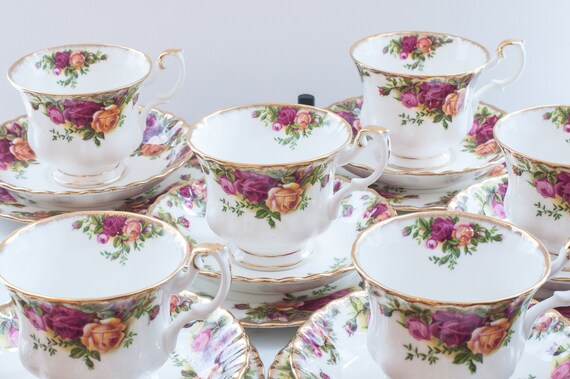 Royal Albert Bone China Old Country Roses Trio Set, Teacup, Saucer 