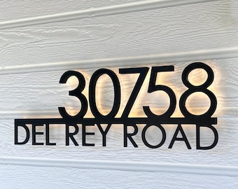 Números de casa retroiluminados con el nombre de la calle debajo de la barra, letrero de dirección moderno iluminado con luces LED.