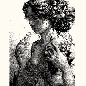 Pu&ograve; includere: Un'illustrazione in bianco e nero di una donna con i capelli lunghi e fluenti che tiene un mazzo di mughetti. La donna indossa un abito semplice e ha un'espressione malinconica sul viso. L'immagine &egrave; intitolata "Mughetto".