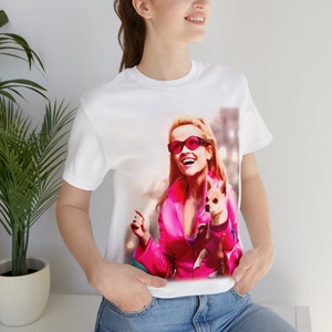 Vintage Retro Elle Woods Reese Witherspoon fan art funny movie Unisex Tee Shirt for Reese Witherspoon fans