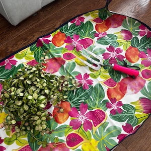 Waterproof Potting Mat • Tropical Print Repotting Tarp