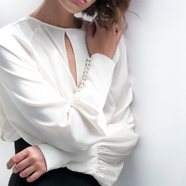 Off -White Silk Blouse/ Satin blouse/ Wide Sleeve Blouse/ Loose Blouse/ Wide Sleeve Top/ Elegant Blouse/ Puff Sleeve Top/ Long Sleeve Blouse