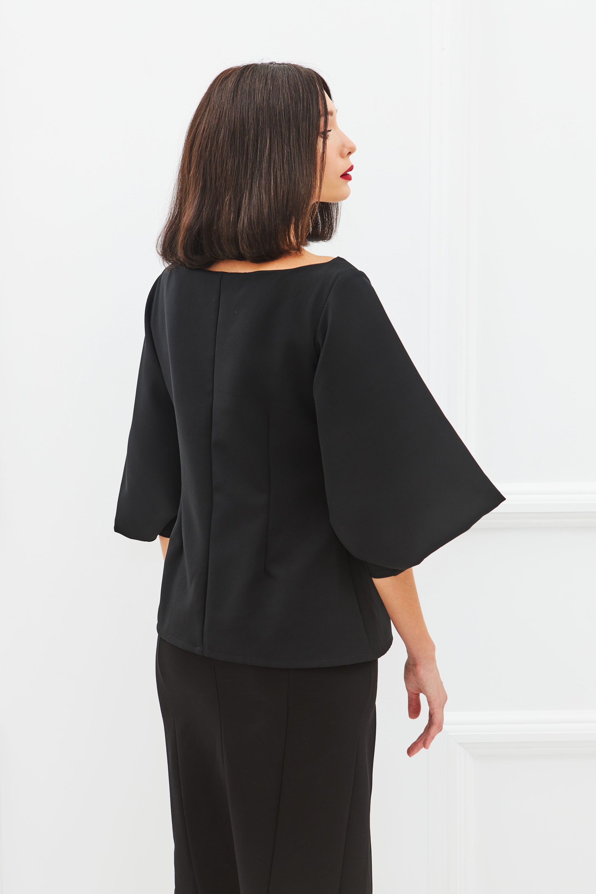 blusa negra mujer manga corta