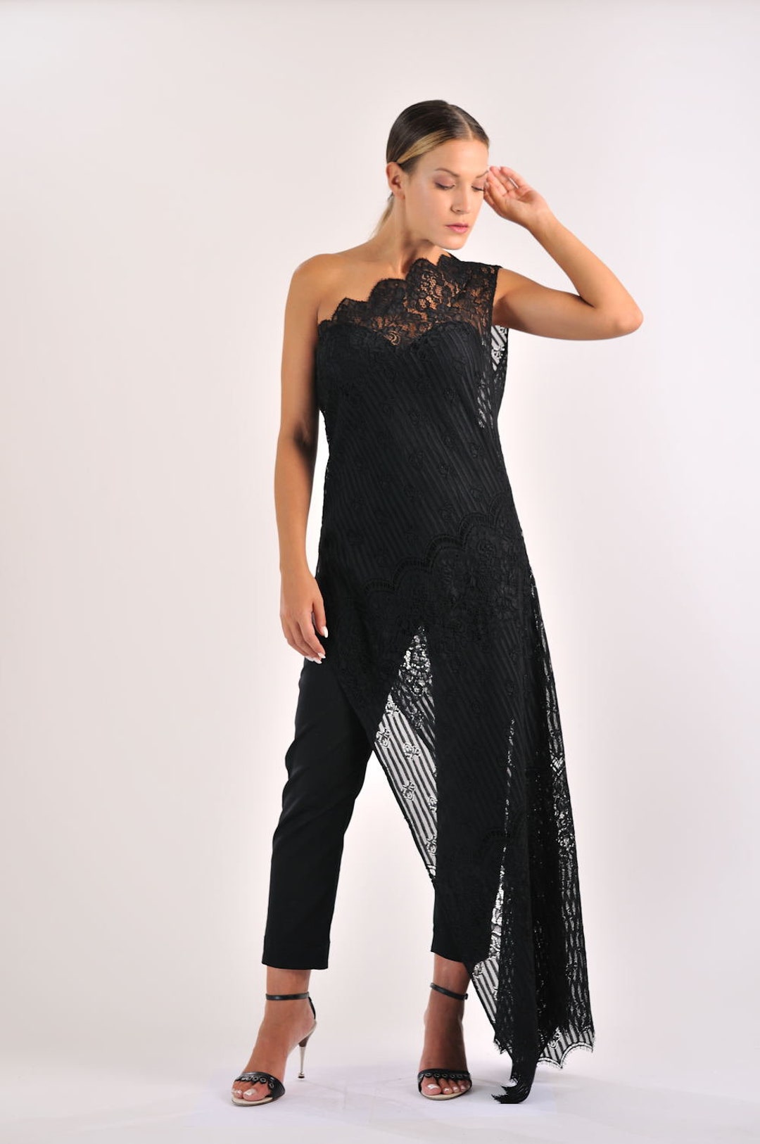 4612160 Black Transparent Waist Lace Dress