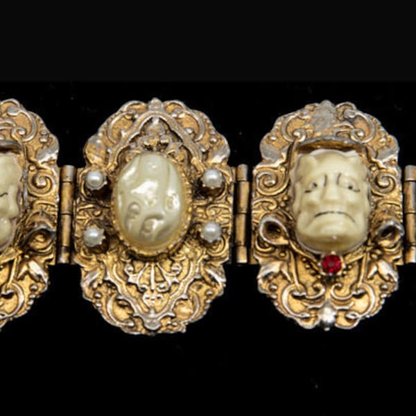 Vintage Coro Face & Faux Pearl Bracelet- JD10563