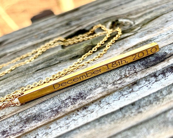 Engraved Bar Necklace 2025