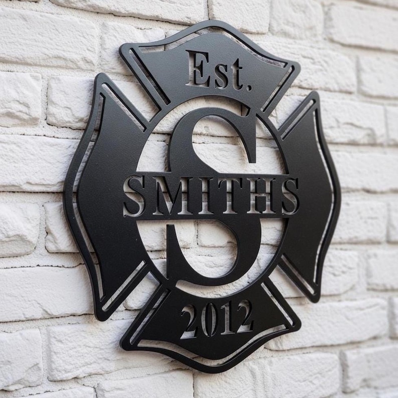 Personalized Metal Maltese Cross Sign, Firefighter Gift, Fireman Sign with Last Name, First Responder Gift, Fireman Metal Art, Metal Sign afbeelding 2