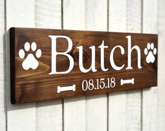 Dog Sign, Pet Name Sign, Dog Name Sign, Dog Lover Sign, Personalized Dog Name Sign, Pet Decor, Kennel Decor, Dog Paw Sign, Signs about Dogs