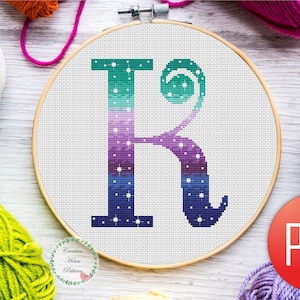 Padrão de ponto cruz da letra K - Download em PDF, Design de bordado de céu estrelado para decoração de casa DIY, Alfabeto, Ponto cruz inicial, monograma k