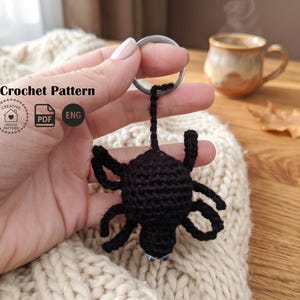 Spider Crochet Keychain Pattern, Amigurumi Insect Tutorial PDF, Quick Scrap Yarn Project, Bug Keyring DIY Guide