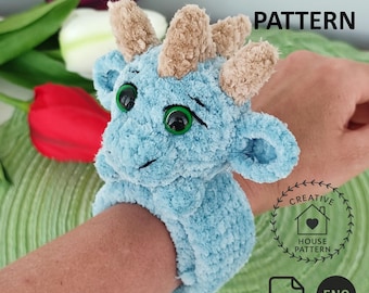 Crochet bracelet pattern PDF English, dragon plush pattern, crochet slap bracelet, dragon crochet, dragon bracelet crochet, dinosaur crochet