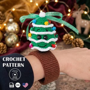 Christmas Tree Slap Bracelet Crochet Pattern (PDF English)