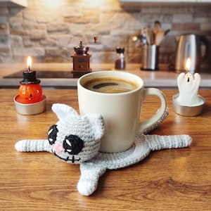 Gothic Katze häkeln Untersetzer Muster, gruselige Tiere Becherhalter, Amigurumi Mug Rug (PDF Englisch)