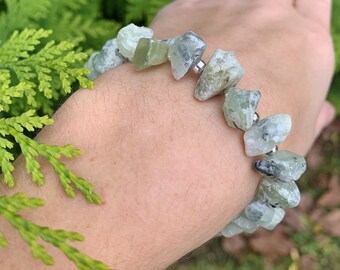 Pulsera de cristal de prehnita cruda genuina natural / Protección Armonía Paz Verdad Calma Sinceridad Sensibilidad / Elemento tierra Amante de la naturaleza