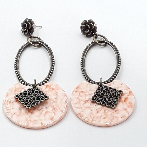 Boucles d'oreilles pendantes avec pendentif corail et anneau bronze