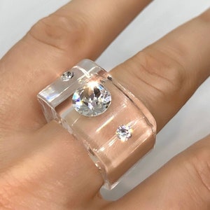 Bague cube en cristal transparent, bague imposante en pierre précieuse transparente, bague unique, cadeau en cristal, bijou en acrylique, bague cocktail moderne et épaisse