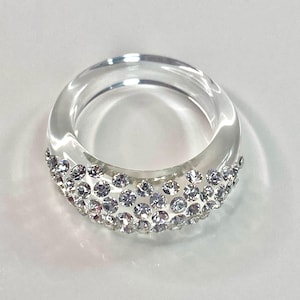 Anillo minimalista para mujer, anillo de banda de cristal transparente, anillos acrílicos, regalo de aniversario, joyería única, anillos delicados para el día a día, joyería de lucita