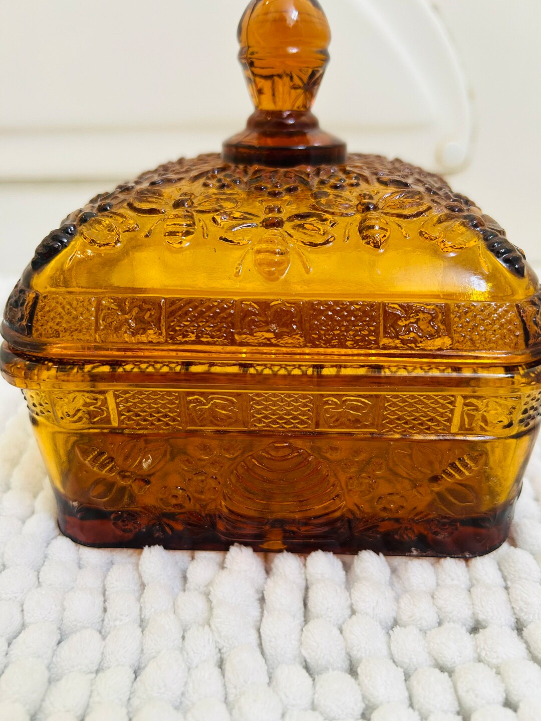 Vintage Indiana Tiara Glass Amber Honey Bee Hive Square Footed Lidded