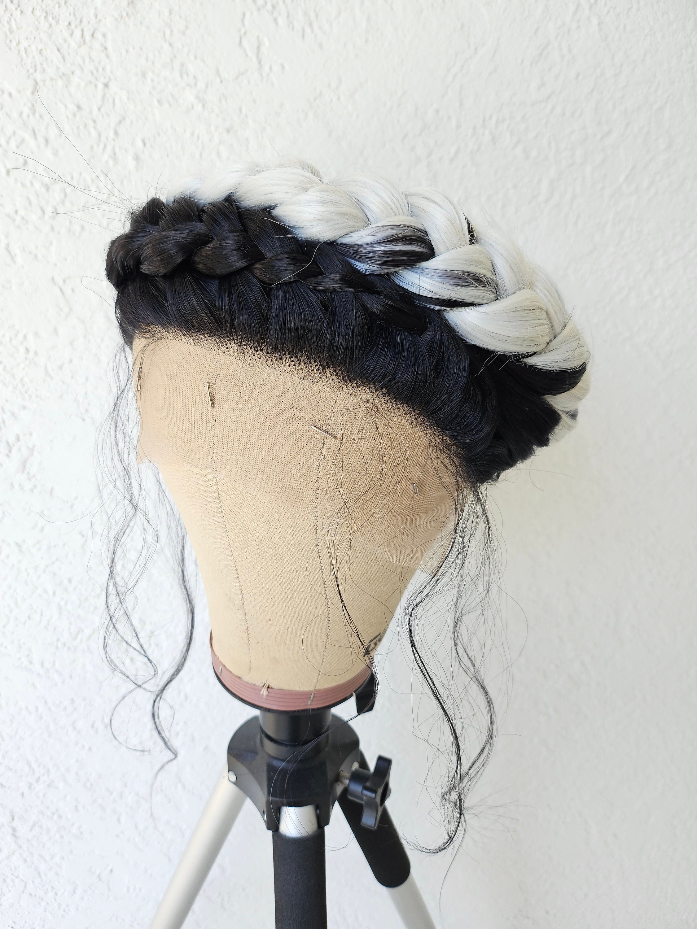 Violet Sorrengail Inspired Wig