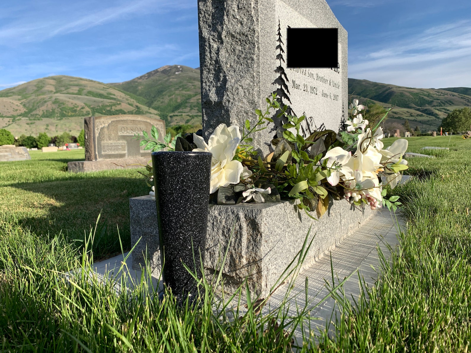 Optimum Memorial Cemetery Flower Vase simulated Blacker Granite
