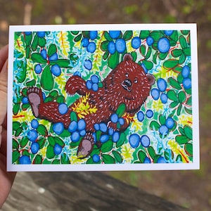 Karte für die wild lebenden Tiere Alaskas | In der Beere Aufnäher Art | Braunbär | A2 Grußkarte | Innen leer | Buchstaben Schreiben