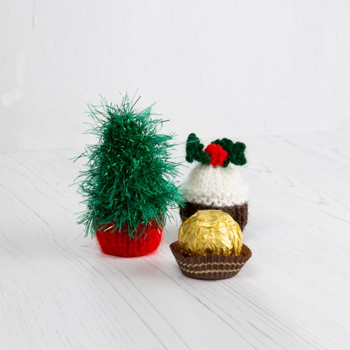 Party Favours: Mini Christmas Tree and Pudding. Tree in Green Tinsel. Pair of Festive Place Settings, Candy Covers or Secret Santa Gift