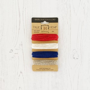 Cordón de cáñamo: 4 x 9,1 m. Cordón 100 % cáñamo Hemptique. Americana Silver (rojo, azul, blanco, natural con plata). Ecológico, sostenible y biodegradable.