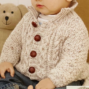 Strickmuster: Baby Pullover, Jacke und Mütze in den Größen 0-7 Jahre. Babykleidung in Sirdar Snuggly Baby DK Wolle gestrickt Bild 2