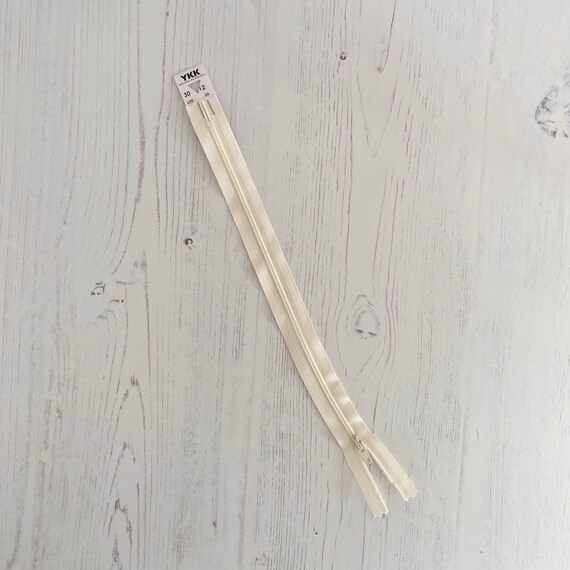 Standard Nylon Closed End Dress/Skirt Zip 502 - Cream Standard Nylon Closed End Dress/Skirt Zip 502 - Cream