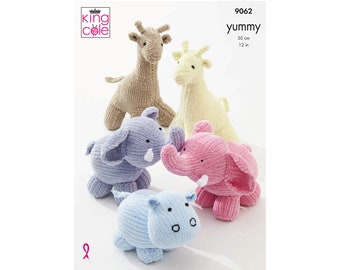 Modèle de tricot jouet : girafes, éléphants et hippopotames en laine King Cole Yummy. Tricoter un beau et doux jouet en peluche animal pour bébé
