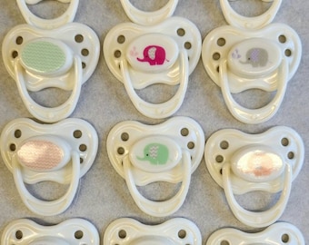 Magnetic Pacifier For Dolls 1pc (Baby Elephants)