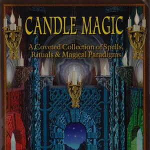 Puede incluir: Una portada de libro con un arco azul, verde y rojo que conduce a un cielo nocturno estrellado. El título del libro es "Candle Magic: A Coveted Collection of Spells, Rituals & Magical Paradigms" por Phillip Cooper.