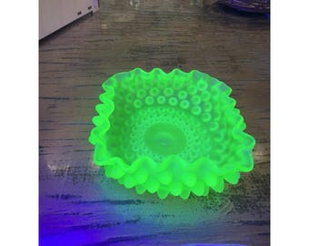 RARO Tigela para frutas vermelhas Hobbs Brockunier Hobnail em vidro vaselina EAPG, estilo vitoriano.