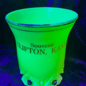 Vintage Heisey Uranium Clifton Kansas Souvenir Tumbler