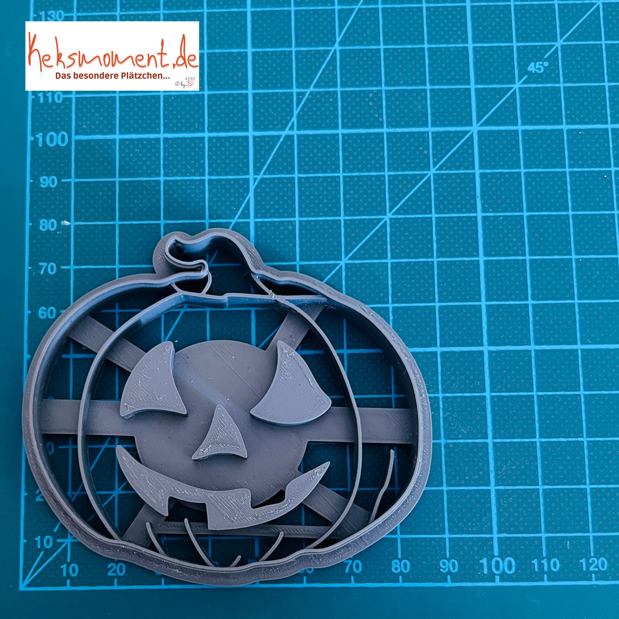 Halloween pumpkin cookie cutter / cookie stamp