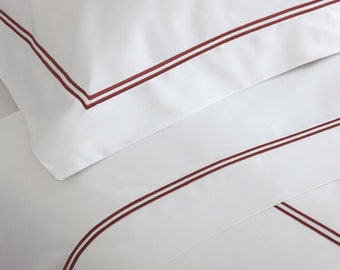 Set di lenzuola bianche in 100% cotone PERCALE Hotel Stitch 400 TC con doppio bordo ricamato, 4 pezzi (lenzuolo con angoli profondo da 8"/20 cm a 25"/64 cm)