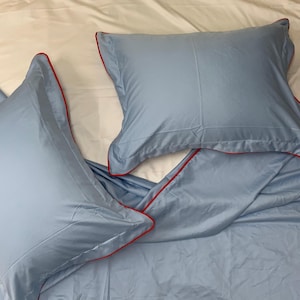 Juego de funda nórdica de satén de algodón azul claro de 400 hilos con puntada de hotel y borde con ribete, 1 funda nórdica y 2 fundas de almohada imagen 2