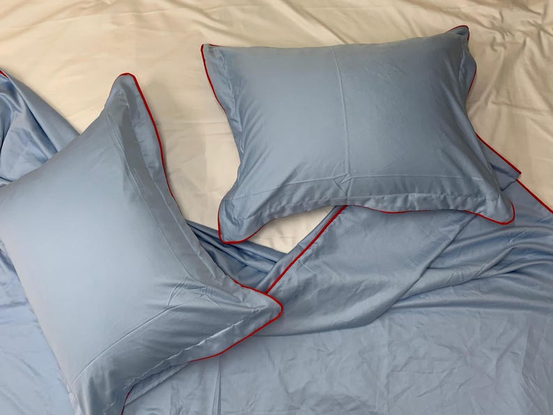 Juego de funda nórdica de satén de algodón azul claro de 400 hilos con puntada de hotel y borde con ribete, 1 funda nórdica y 2 fundas de almohada imagen 2