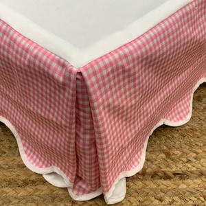 Checks Pattern Scalloped Embroidery  Bed Skirt - 8&quot; to 39&quot; Drop Length 1 PIECE BED SKIRT 3 Sided 100% Polyester
