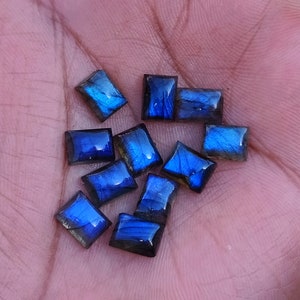 Haute qualité AAA + cabochon bleu flashy Labradorite naturelle rectangle Labradorite bleue de qualité supérieure fabriquant des bijoux en forme de rectangle
