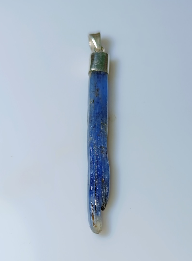 Electric blue roher Kyanit 925er Silber Anhänger Kristall Rare gemmy Rough Herz aus Himalaya Bild 6