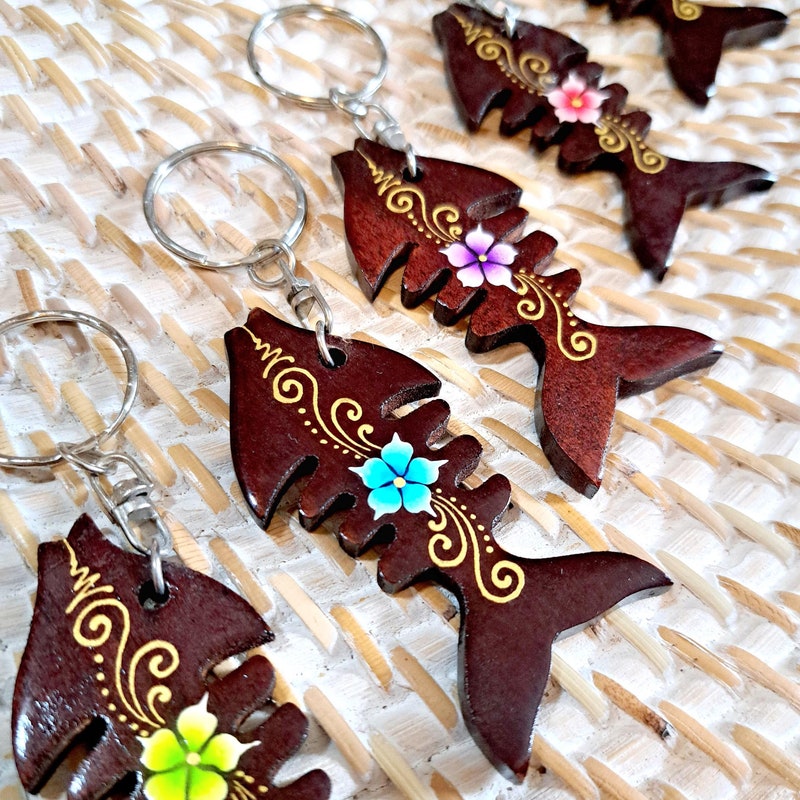 Porte clés poisson bois - Etsy France