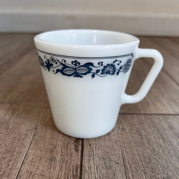 Vintage Pyrex 1410, 8 oz Mug in Old Town Blue (Onion) | White Milk Glass, Navy Blue Floral Scroll, Diagonal D Handle | Corning