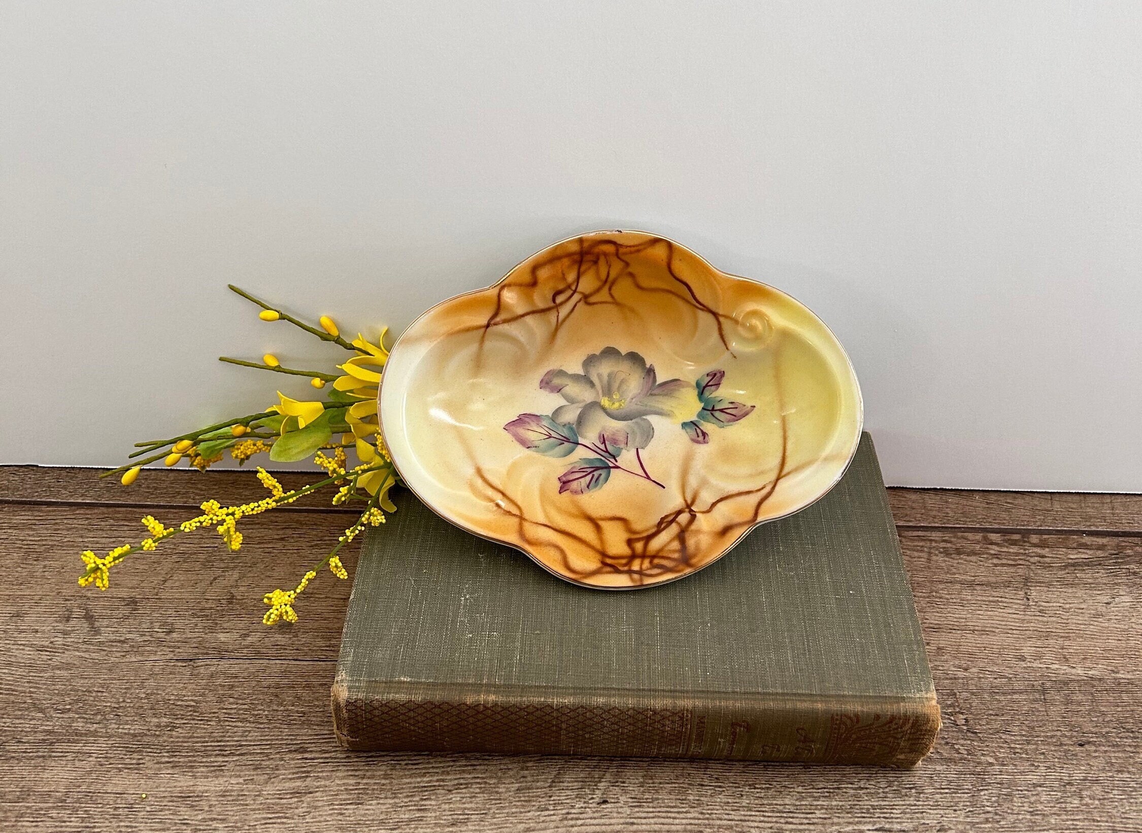 ☆UCAGCO　CHINA　手書き湖畔白鳥風景図飾り皿☆　サイン入り　オキュパイドジャパン 手描きの湖の白鳥の皿 - Etsy 日本