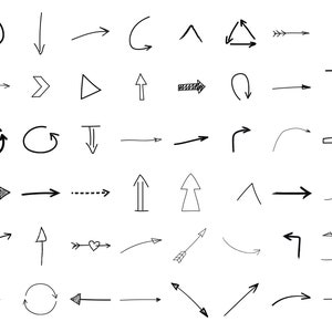 Pode incluir: Uma cole&ccedil;&atilde;o de setas pretas desenhadas &agrave; m&atilde;o em v&aacute;rias formas e dire&ccedil;&otilde;es, incluindo linhas retas, curvas e tracejadas. Algumas setas t&ecirc;m elementos decorativos como cora&ccedil;&otilde;es ou pontas de seta. As setas est&atilde;o em um fundo branco.