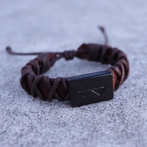 Gepersonaliseerde runenpolsband | Leren Viking-polsband | Runenarmband beenhoorn | Viking-sieraden | Noorse runenarmband | Noordse sieraden