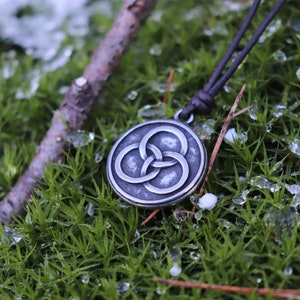 Triquetra Necklace | Celtic Knot Pendant | Triple circle Trinity Knot Necklace, Wiccan Magic Jewelry, Triquetra Jewelry, Celtic Necklace