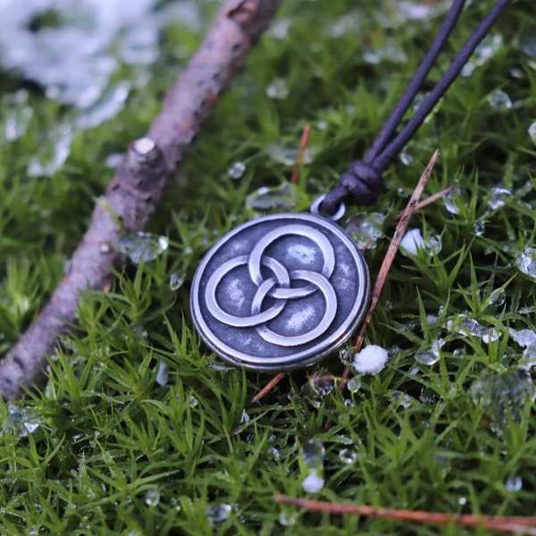 Triquetra Necklace | Celtic Knot Pendant | Triple circle Trinity Knot Necklace, Wiccan Magic Jewelry, Triquetra Jewelry , Celtic Necklace